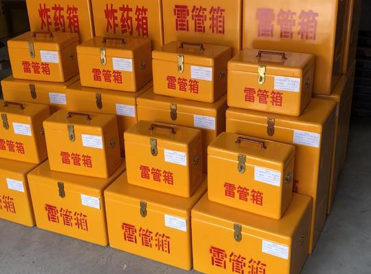 东河镇玻璃钢雷管箱的使用寿命一般是多少？